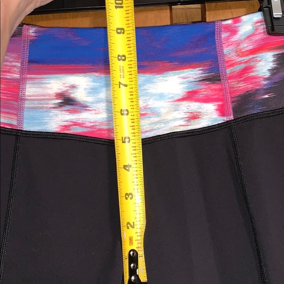 LNC Lululemon Size 2 leggings with blue/pink/purp - Picture 6 of 8